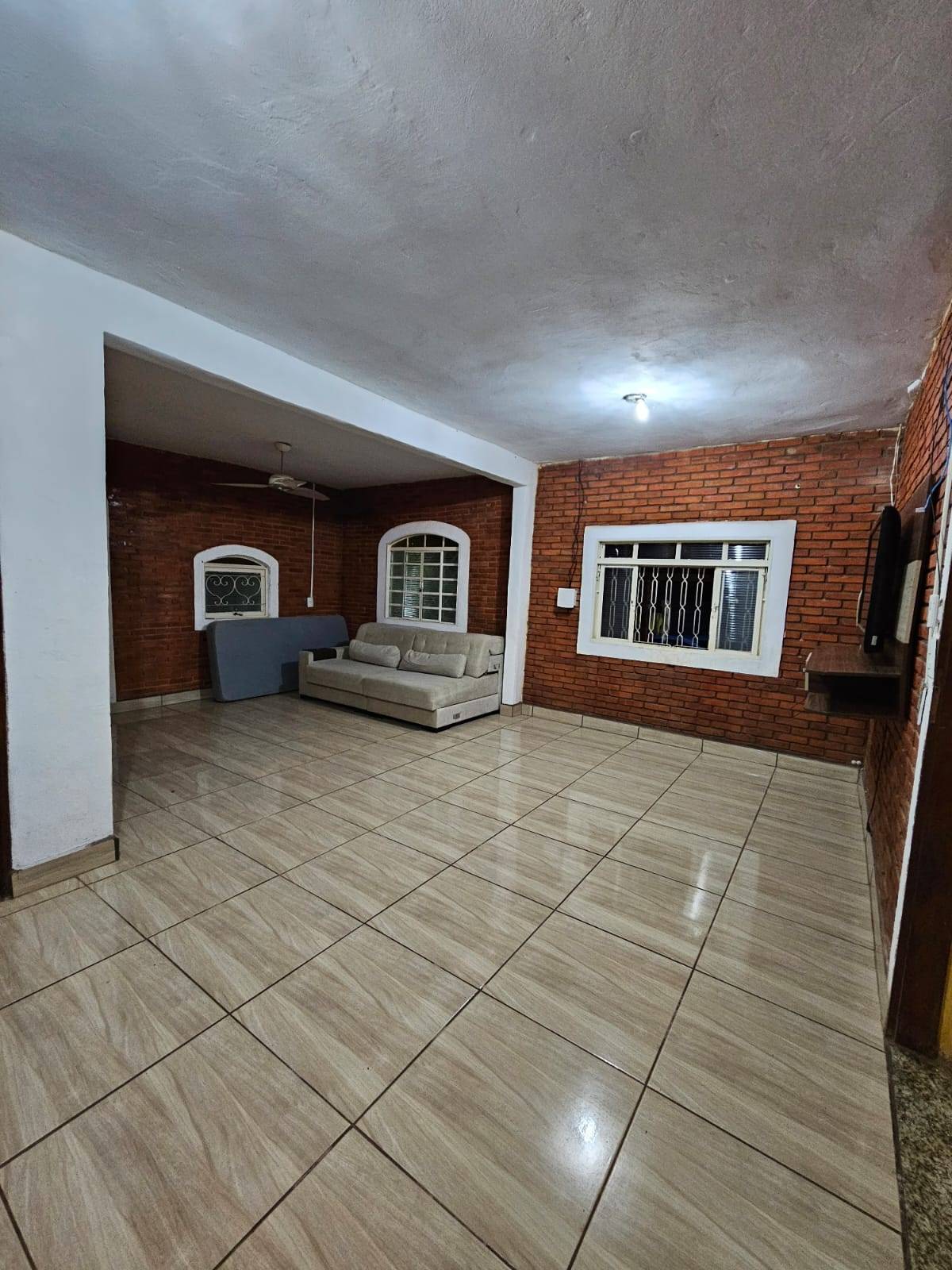 Fazenda à venda com 3 quartos, 1307m² - Foto 2